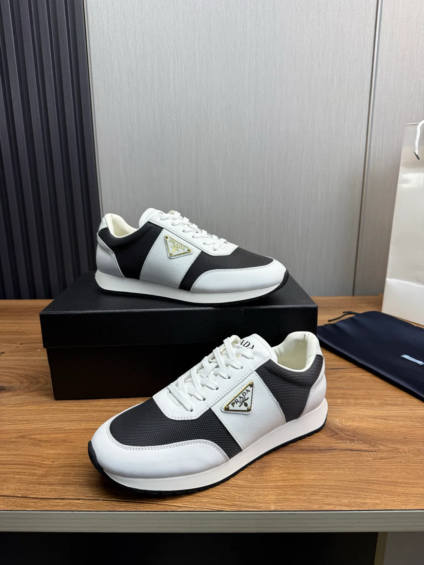 Men's shoes 💰760💰 [PRADA] New models synchronized with the official website, high-quality shipments ✔️Best sellers🔥 Original cowhide with mesh surface + cowhide lining, 1🆚1 replica, original bottom, 38-45 (men's 45 is custom-made and cannot be returned)